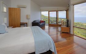 Chris'S Beacon Point Restaurant & Villas